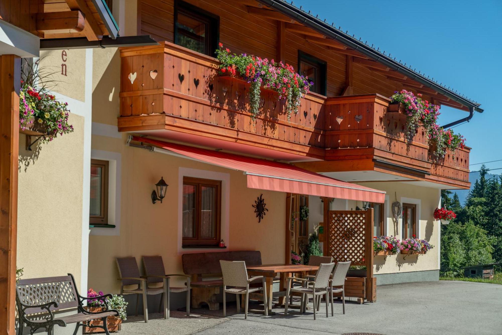 Apparthaus Taxegger Haus im Ennstal Exterior foto